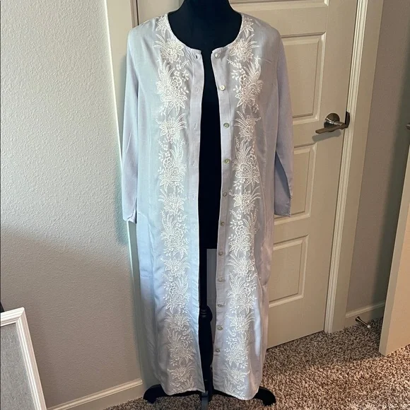 J.Jill Blue and White Embroidered Dress Button Down Pockets Size Medium - Picture 3 of 9